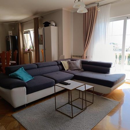 Apartman Haus Maja Banjol Екстериор снимка