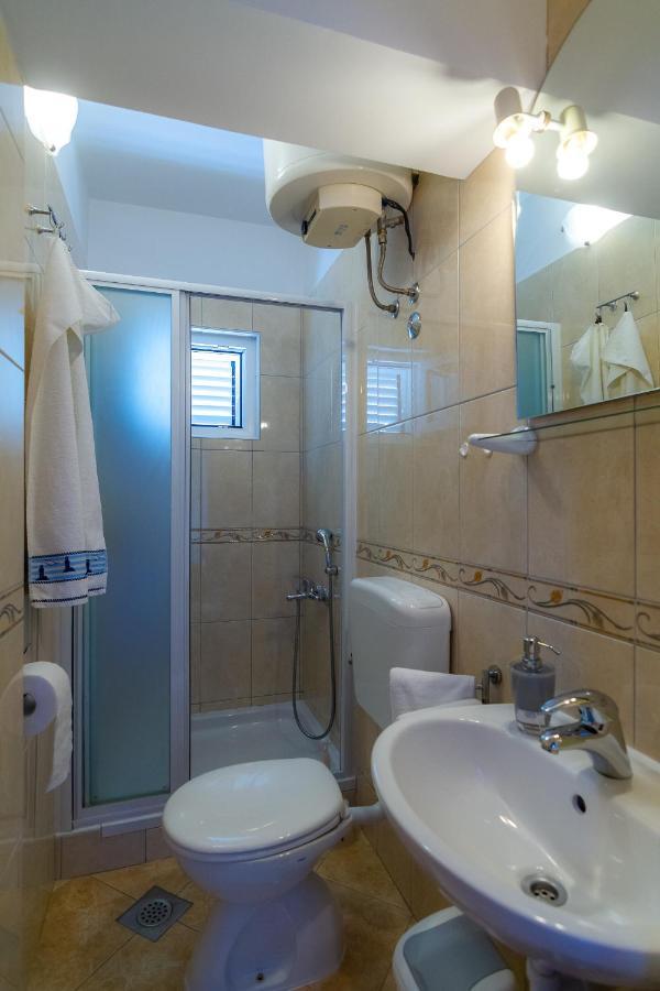 Apartman Haus Maja Banjol Екстериор снимка