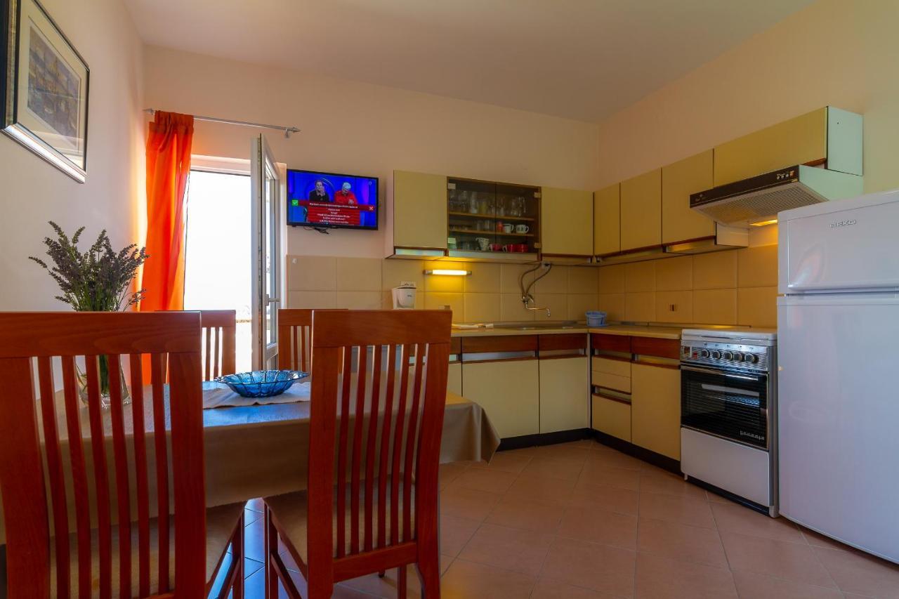 Apartman Haus Maja Banjol Екстериор снимка