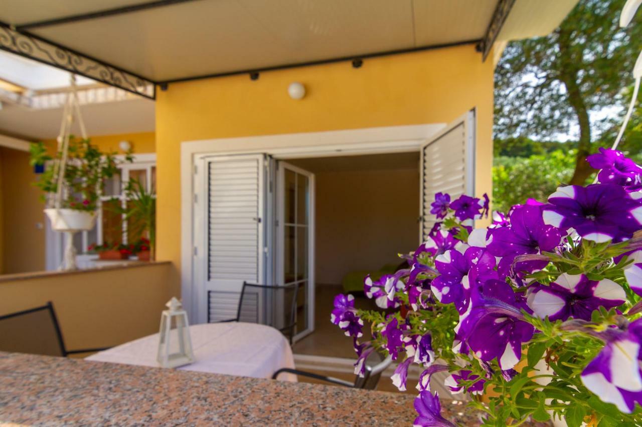 Apartman Haus Maja Banjol Екстериор снимка