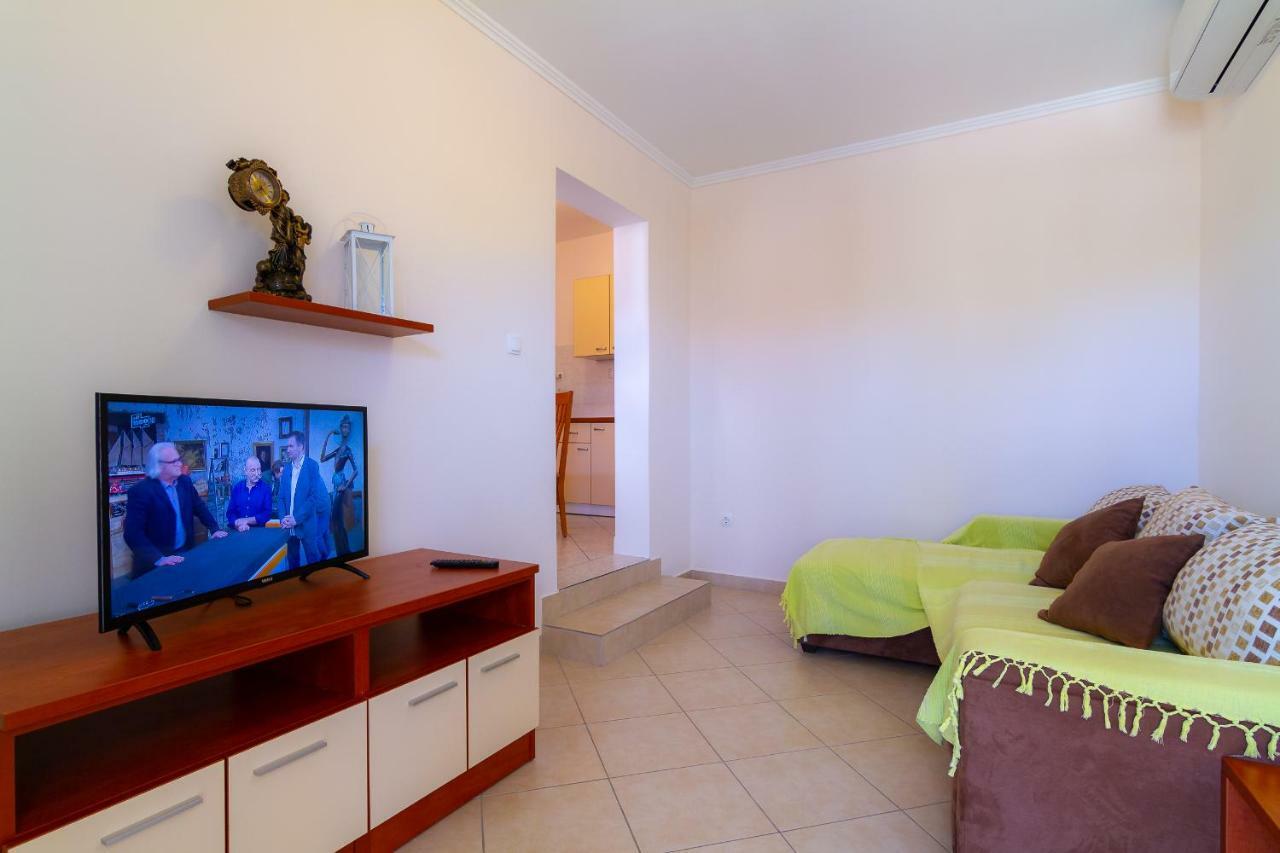 Apartman Haus Maja Banjol Екстериор снимка